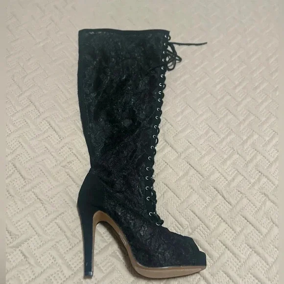 New-TORRID Black Lace Over The Knee Zipper Open Toe Boots. Size 9.5 Wide. - Picture 8 of 13